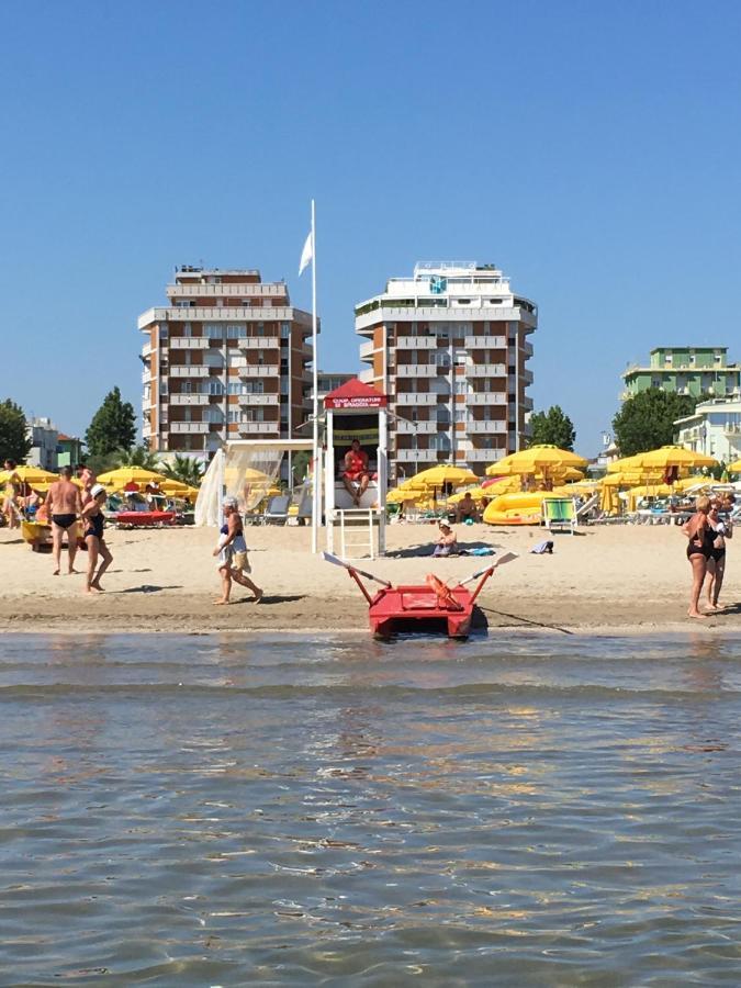 Appartamento Fronte Mare Rimini Bagian luar foto