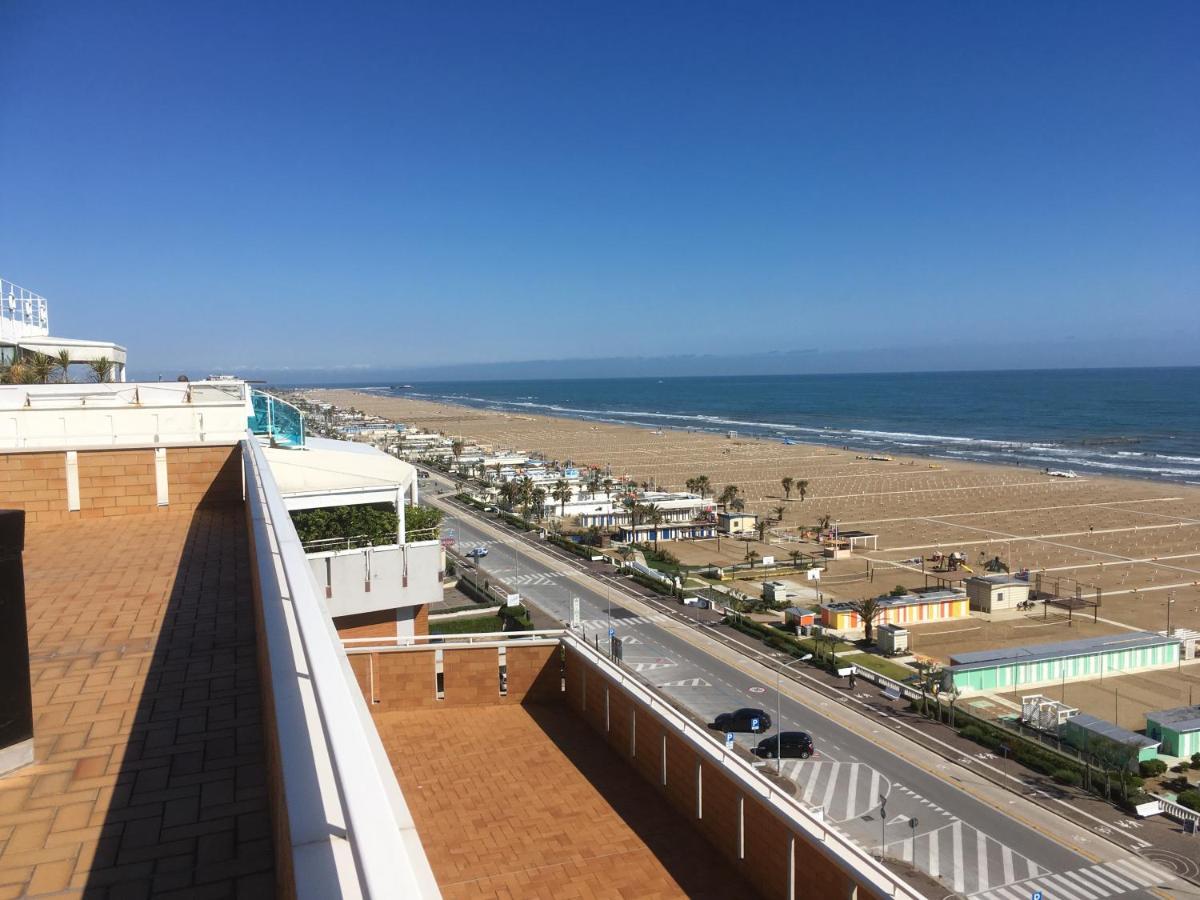 Appartamento Fronte Mare Rimini Bagian luar foto