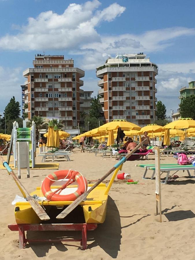 Appartamento Fronte Mare Rimini Bagian luar foto