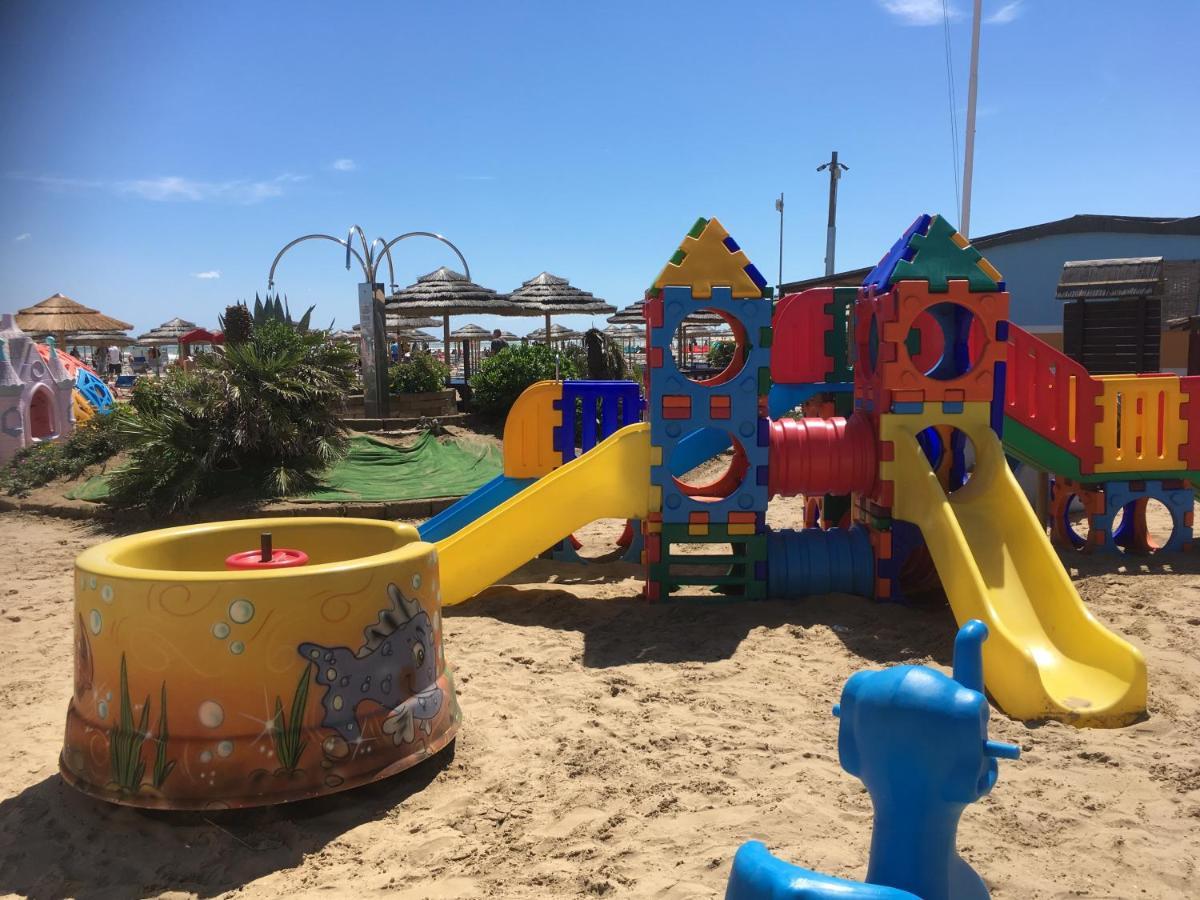 Appartamento Fronte Mare Rimini Bagian luar foto