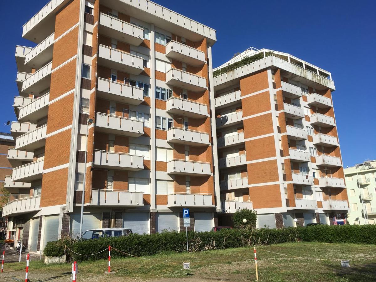 Appartamento Fronte Mare Rimini Bagian luar foto