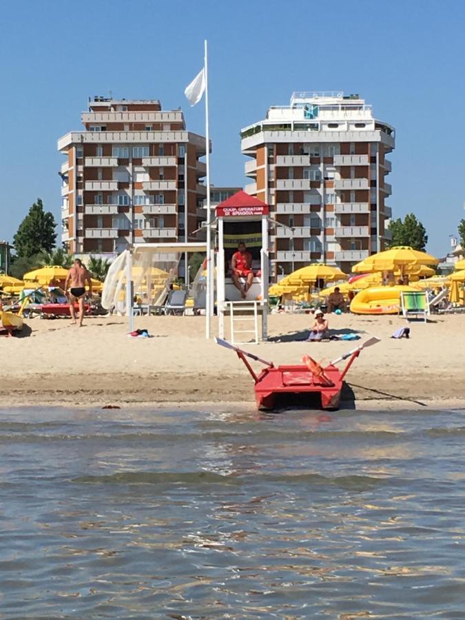Appartamento Fronte Mare Rimini Bagian luar foto