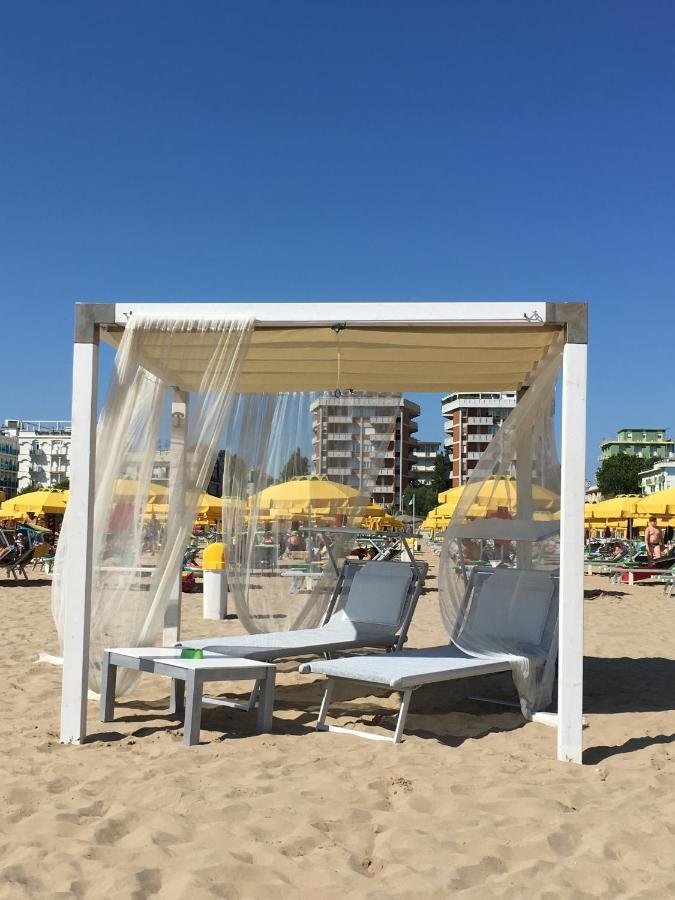 Appartamento Fronte Mare Rimini Bagian luar foto