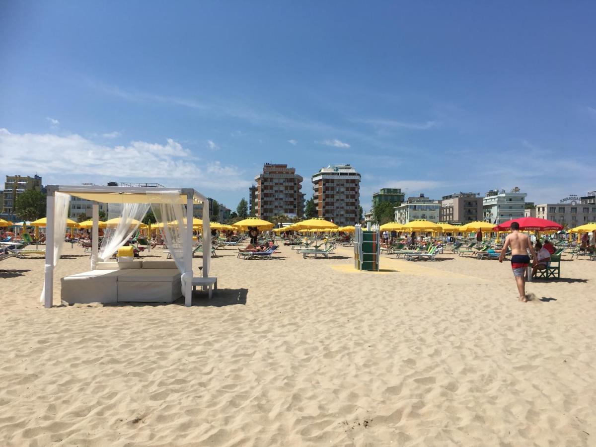 Appartamento Fronte Mare Rimini Bagian luar foto