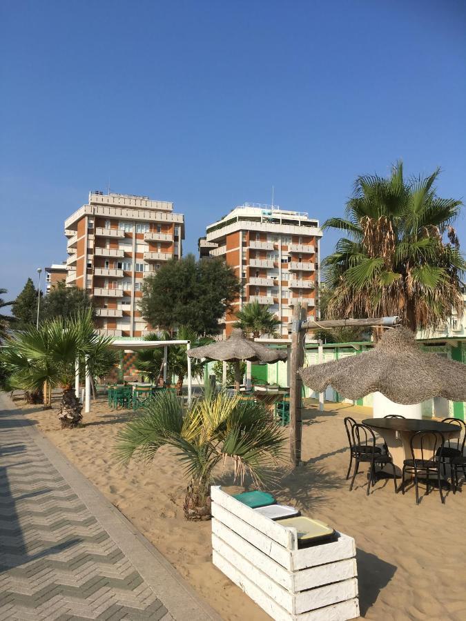 Appartamento Fronte Mare Rimini Bagian luar foto